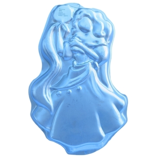 Wilton Other - VINTAGE Wilton Esmeralda Hunchback Of Notre Dame cake pan 2105-3800